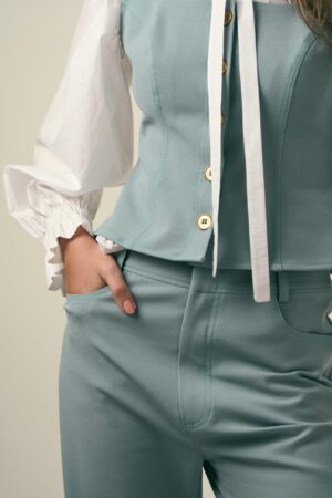 8b120aa1-6a3b-40a8-9dc3-2482af75ac7e